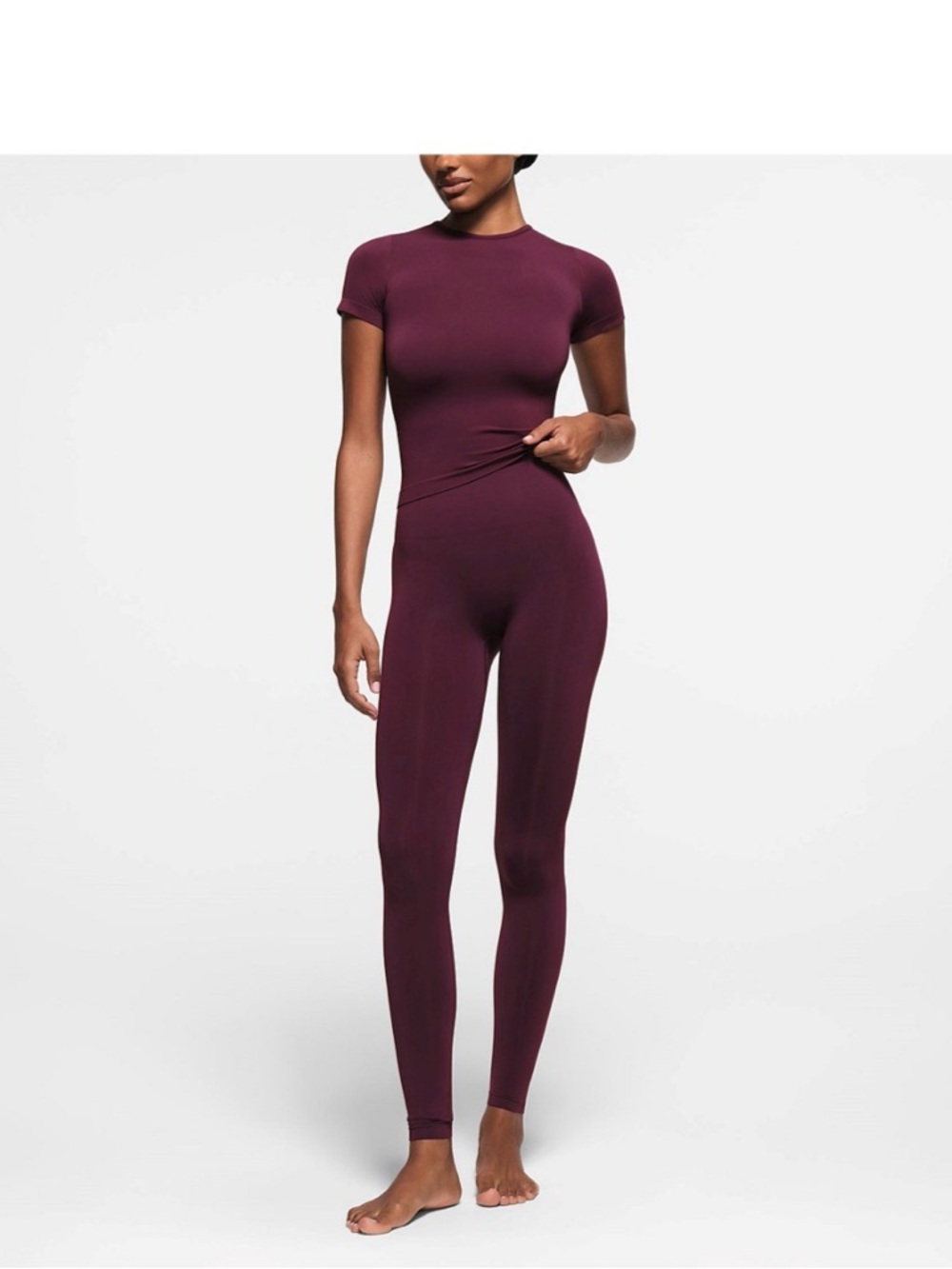 Skims smoothing seamless leggings & tshirt set
